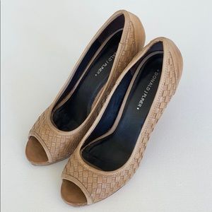 Donald J Pliner woven tan leather heels 8.5